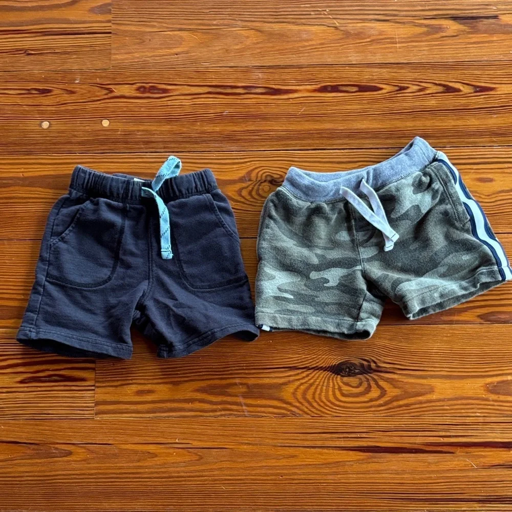 2 Boys Carter’s Cotton Knit Black and Camouflage Size 3T